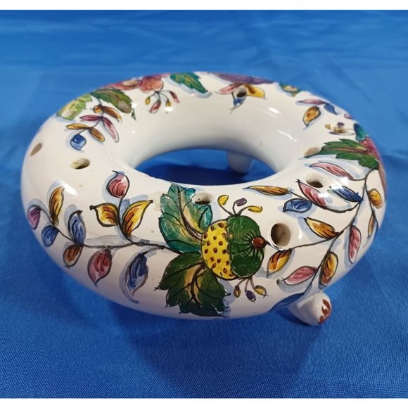 FOOTED PINK PURPLE FLORAL FLOWER RING VASE FROG POTTERY MADE IN PORTUGAL VINTAGE - Picture 3 of 6